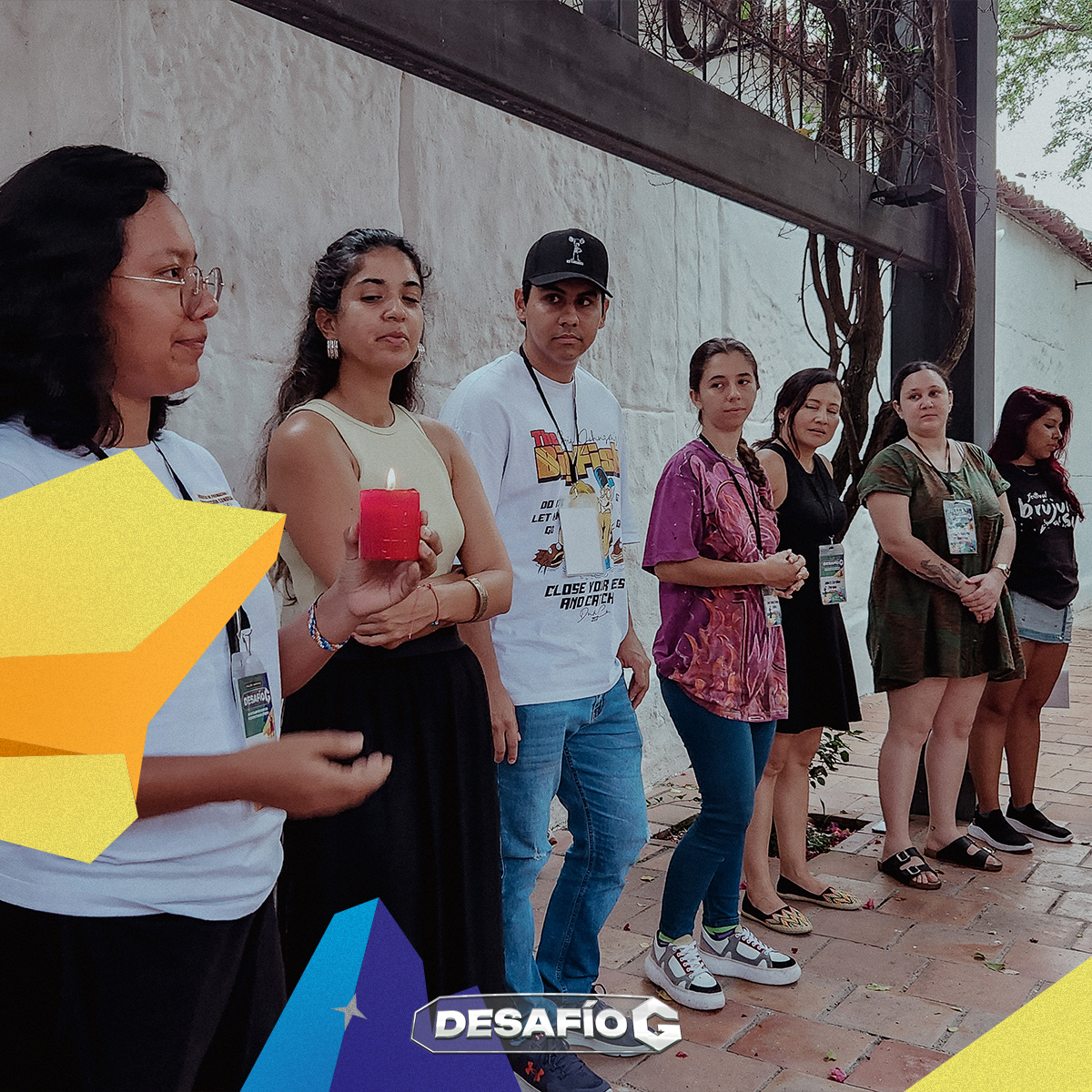 Fotografía a color de jóvenes participantes del bootcamp Desafío G 2024